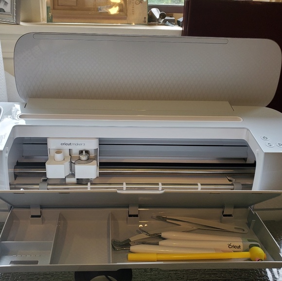 Meet your Posher, Toni - Picture 1 of 1